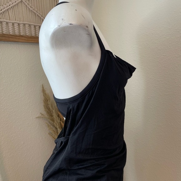Lululemon Black Tank Top Built in Sports Bra & Open Back Size 2/4 - Picture 9 of 12